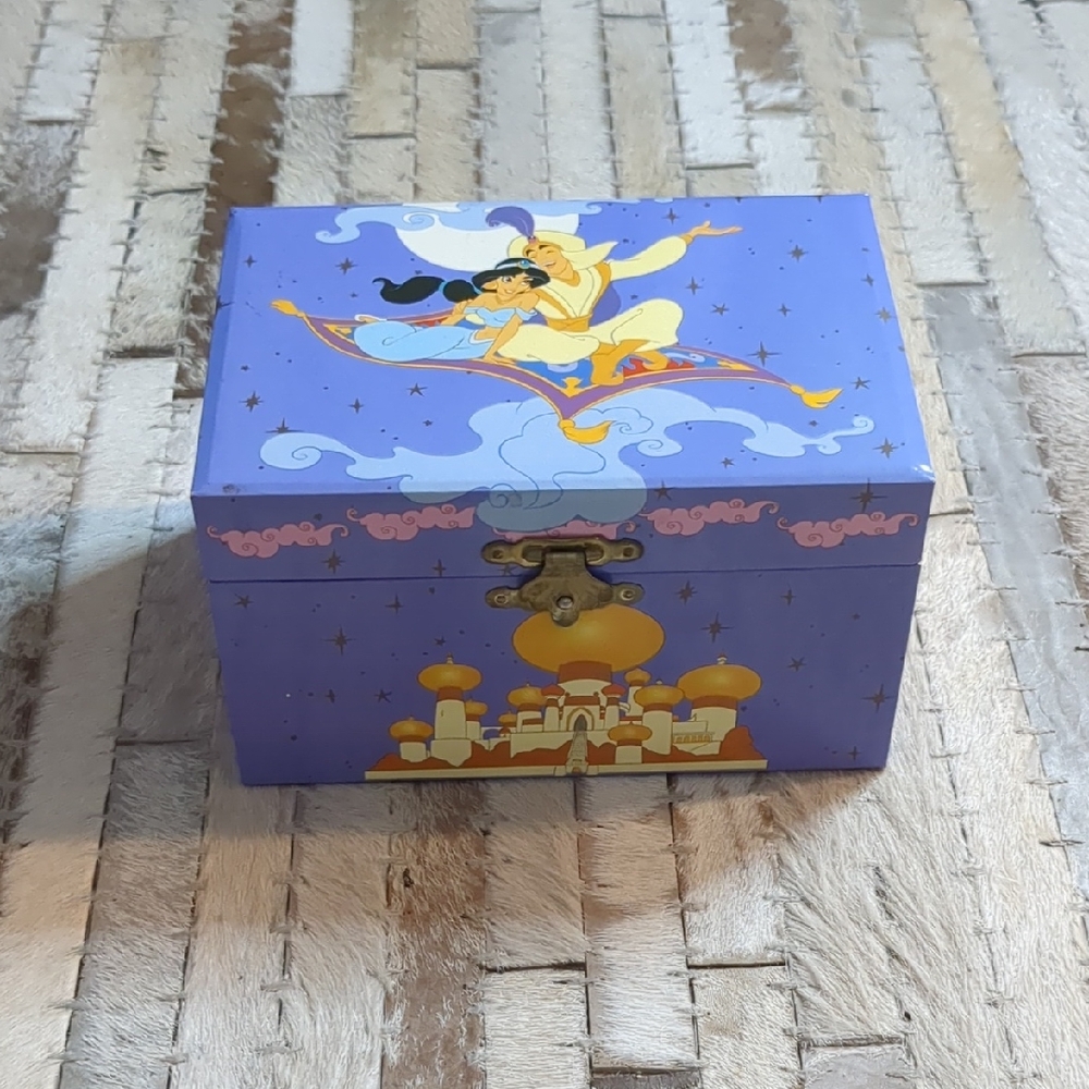 Vintage Schmid 90s Disney's Aladdin "A Whole New‎ World" Jewelry Music Box